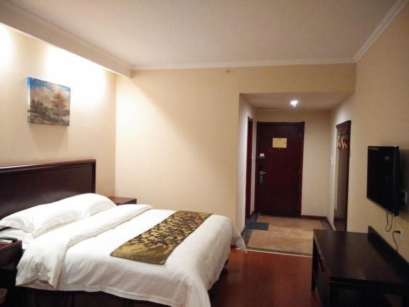 Greentree Inn Henan Qinyang Middle Huaifu Road Express Hotel Luaran gambar