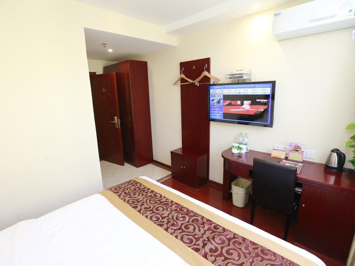 Greentree Inn Henan Qinyang Middle Huaifu Road Express Hotel Luaran gambar